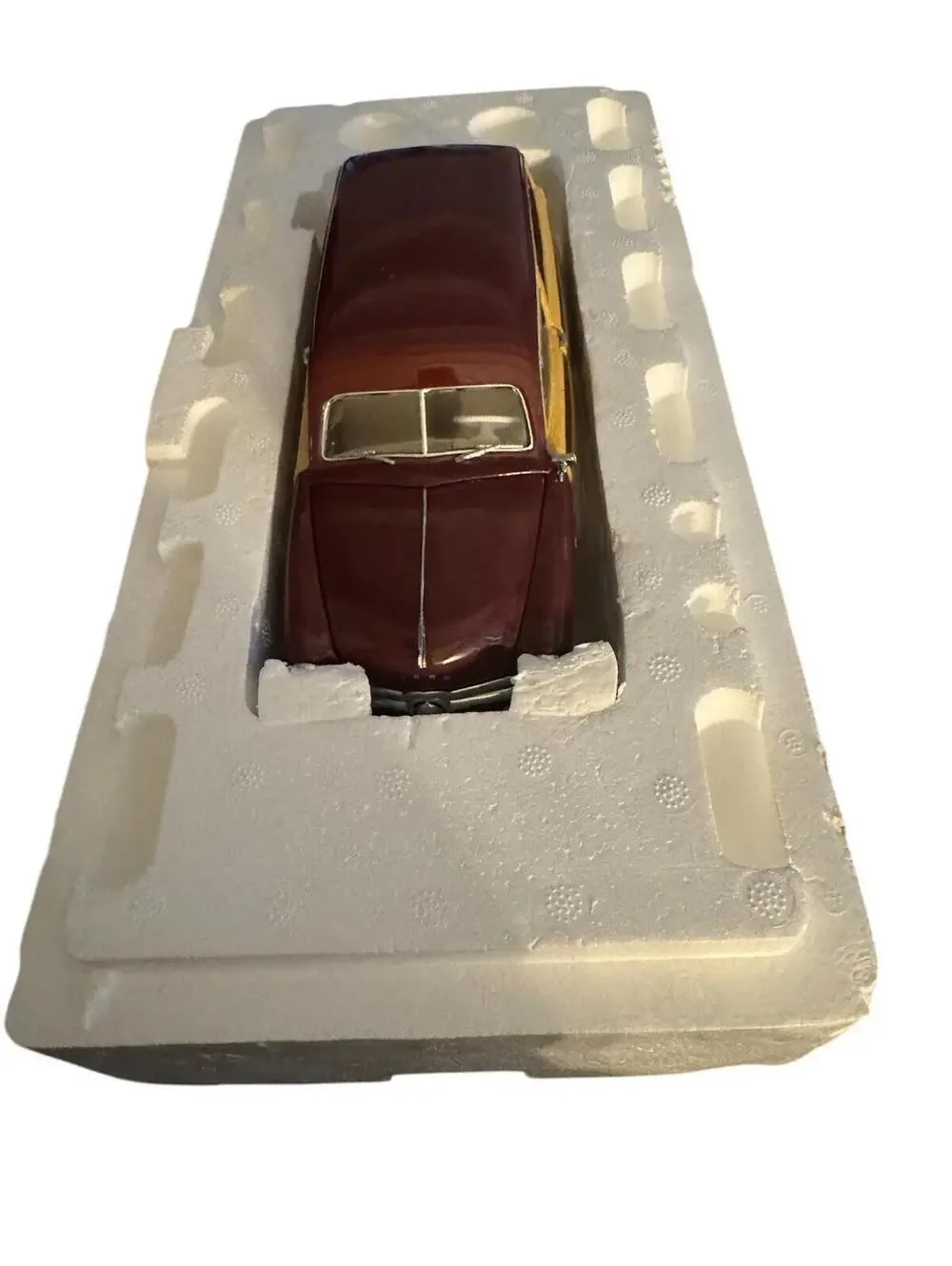 Franklin Mint - 1949 Ford Woody Station Wagon - 1/24 Diecast Scale MINT